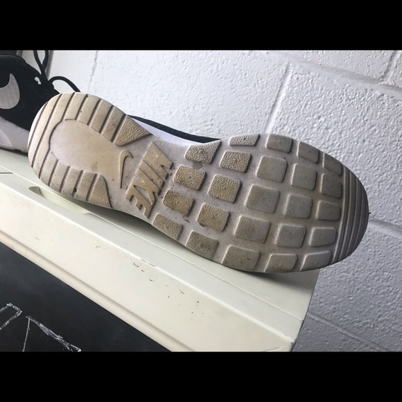 Black w: White swoosh Nike - Picture 13 of 13